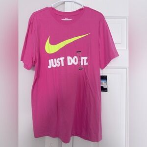 NWT Men’s Pink Nike Swoosh Tee size M